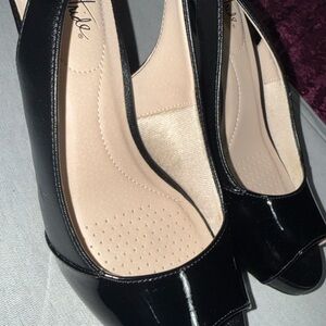 Life Stride Black Patent Peep-Toe Heels